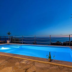 Vakantiehuis Renoviertes Ferienhaus in Tučepi mit Privatem 