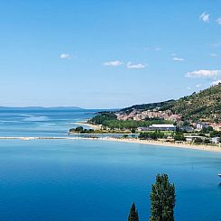 Appartement Große Wohnung in Omiš mit Möbliertem Balkon