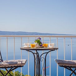 Appartement Große Wohnung in Omiš mit Möbliertem Balkon