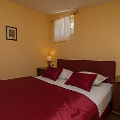Appartement Große Ferienwohnung in Omiš mit Privatem Balko