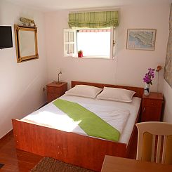 Appartement Kleine Wohnung in Omiš mit Privatem Balkon