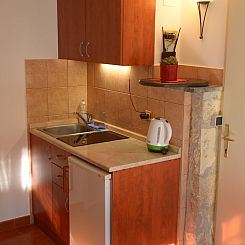Appartement Kleine Wohnung in Omiš mit Privatem Balkon