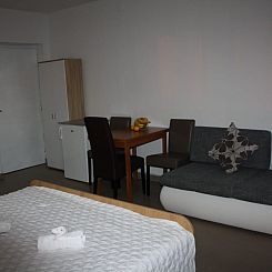 Appartement Studio-Apartment mit Balkon