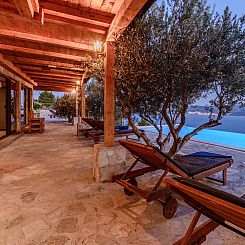 Vakantiehuis Villa mit vier Schlafzimmern und beheiztem Pool