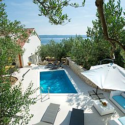 Vakantiehuis 3 Schlafzimmer Villa mit beheiztem Pool und Mee