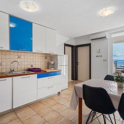 Appartement Schöne Wohnung in Duće mit Großem Balkon