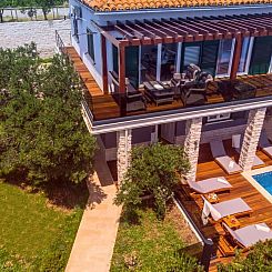 Vakantiehuis Haus in Stanići mit grünem Garten