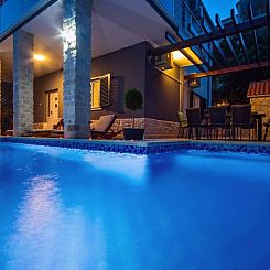 Vakantiehuis Haus in Stanići mit grünem Garten