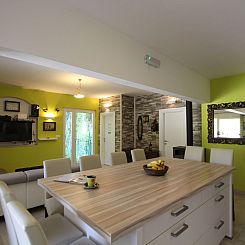 Vakantiehuis Komfortables Haus in Selca mit privatem Parkpla