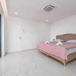 Vakantiehuis Seaview Villa A`More with heated pool