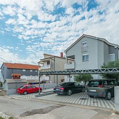 Vakantiehuis Holiday home Viktoria with pool