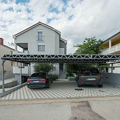 Vakantiehuis Holiday home Viktoria with pool