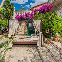 Vakantiehuis Rustical Villa VERDE with pool