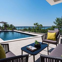 Vakantiehuis Villa Royal Hill with pool