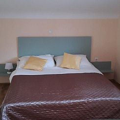 Appartement für fünf Personen mit Balkon