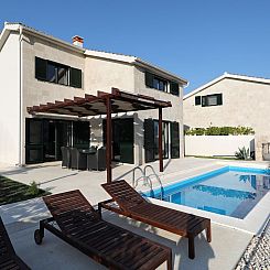 Vakantiehuis Mediterrane Villa, Pool, Panoramablick aufs Mee