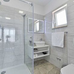 Vakantiehuis Stone Villa Banovi with heated pool