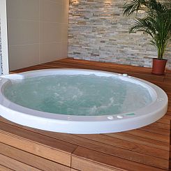 Appartement Geräumige Wohnung mit Meerblick vom Sonnenbalko