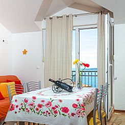 Appartement Wohnung im zweiten Stock mit Balkonen