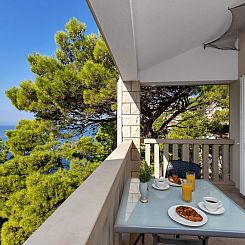 Appartement Pine Canopy Studio mit Balkon und Meerblick A1