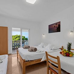 Appartement Pine Canopy Studio mit Balkon und Meerblick A1