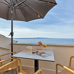 Appartement Villa Margitta mit Pool, Tennisplatz und Meerbli