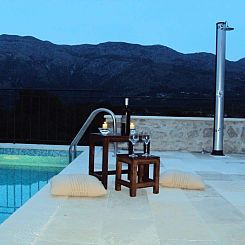 Appartement Stilvolles Ferienhaus mit Terrasse und Pool in l