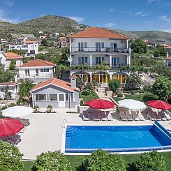 Appartement Appartement mit großem Balkon