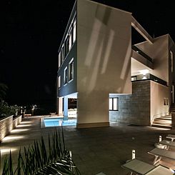 Vakantiehuis Luxusvilla Viola mit Pool, Sauna und Fitnessrau