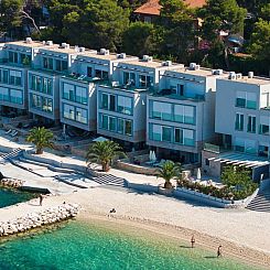 Vakantiehuis Luxuriöse Fünf-Sterne-Ferienvilla Astra Azzur