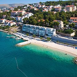Vakantiehuis Luxuriöse Fünf-Sterne-Ferienvilla Astra Azzur
