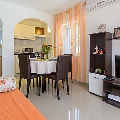 Vakantiehuis Charmantes Ferienhaus Amelie - EOS CROATIA