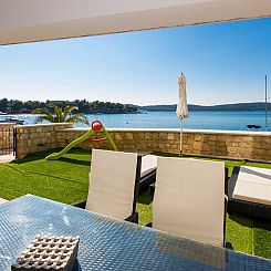 Vakantiehuis Luxuriöse Ferienvilla am Strand Luna Azzurra