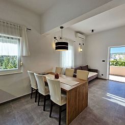 Appartement mit Terrasse