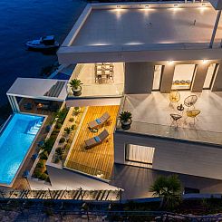 Vakantiehuis Haus in Vinišće mit Außenterrasse