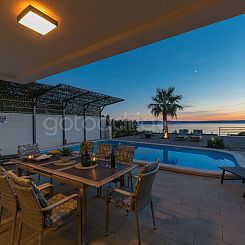 Vakantiehuis 5 Sterne Blick - Privater Pool - Luxus Villa Iv