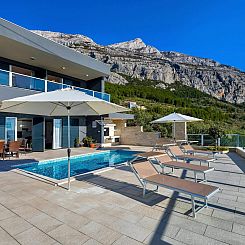 Vakantiehuis Villa Infinite mit Schwimmbad und Meerblick