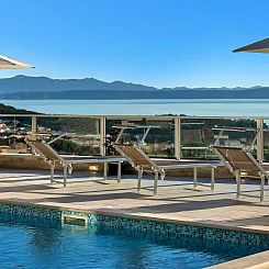 Vakantiehuis Villa Infinite mit Schwimmbad und Meerblick