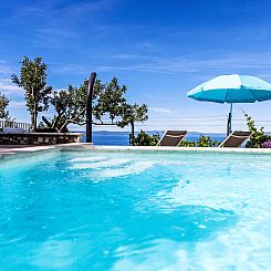 Vakantiehuis Villa Kety mit Pool