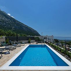 Vakantiehuis Moderne Villa Smart mit Pool und Meerblick