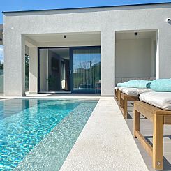 Vakantiehuis Villa mit beheiztem Infinity-Pool und Massaged?