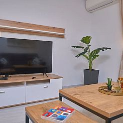 Appartement M Ganze Etage in einem geräumigen Haus mit Pool