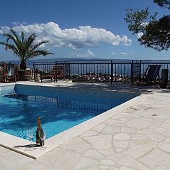 Vakantiehuis "Villa Petar" mit Infinity Pool