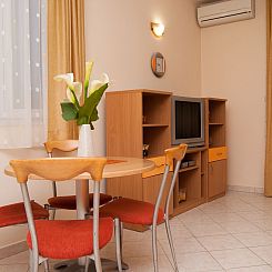 Appartement Modern eingerichtete Ferienwohnung orange