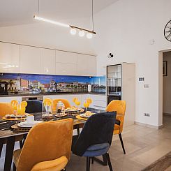 Vakantiehuis Luxuriöses Ferienhaus Lucija mit Jacuzzi