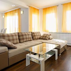 Appartement in Dugi Rat mit Großer Terrasse