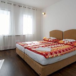 Appartement in Dugi Rat mit Großer Terrasse