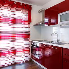 Appartement in Dugi Rat mit Großer Terrasse