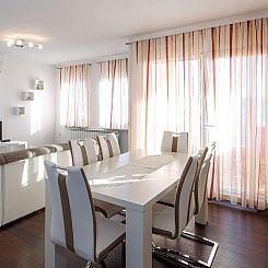 Appartement Appartement in Dugi Rat mit Großer Terrasse