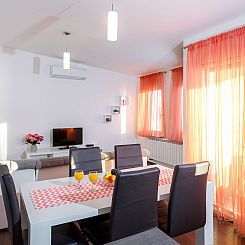 Appartement Wohnung in Dugi Rat mit Großer Terrasse